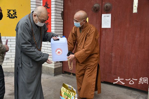 湖南佛协启动偏远山区中小寺院抗疫慈济行 (65).JPG