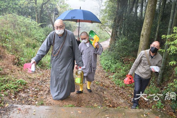 湖南佛协启动偏远山区中小寺院抗疫慈济行 (67).JPG