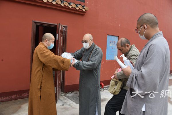 湖南佛协启动偏远山区中小寺院抗疫慈济行 (70).JPG