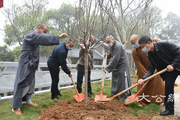 湖南佛协启动偏远山区中小寺院抗疫慈济行 (73).JPG