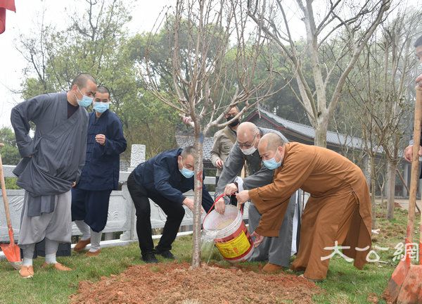 湖南佛协启动偏远山区中小寺院抗疫慈济行 (74).JPG
