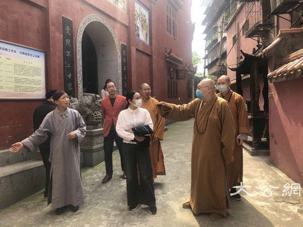 圣辉大和尚前往市州检查各地寺院贯彻中佛协“关于继续做好佛教团体、佛教院校、佛教活动场所疫情防控工作的通知”的执行情况 (4).jpg