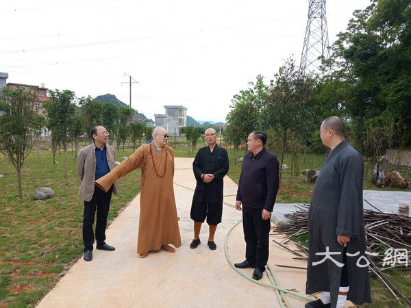 圣辉大和尚前往市州检查各地寺院贯彻中佛协“关于继续做好佛教团体、佛教院校、佛教活动场所疫情防控工作的通知”的执行情况 (12).jpg