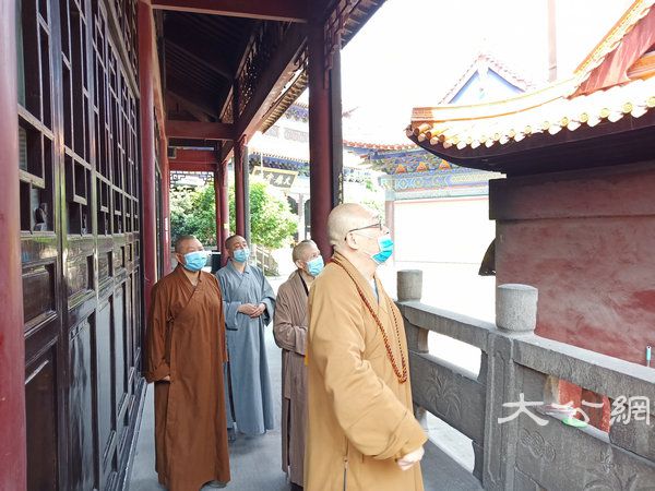 圣辉大和尚前往市州检查各地寺院贯彻中佛协“关于继续做好佛教团体、佛教院校、佛教活动场所疫情防控工作的通知”的执行情况 (22).jpg