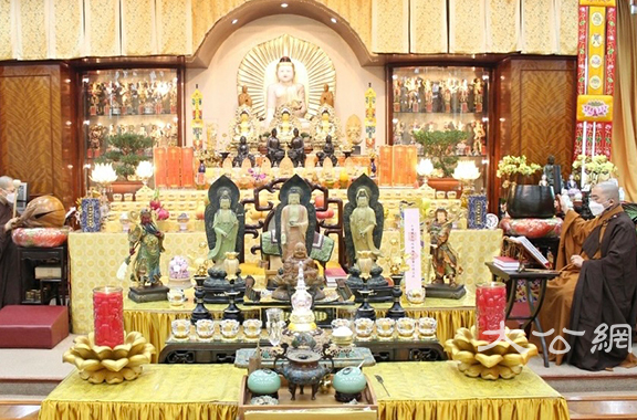 千僧萬眾袪疫法會開壇 祈願疫情消退