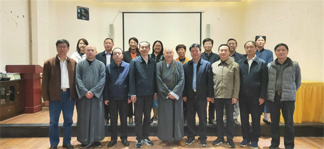 全国政协常委夏涛一行到麓山寺和湖南佛学院考察