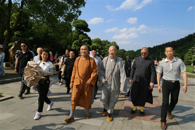 學史明理感黨恩，砥砺奮進譜寫新時代佛教中國化新篇章