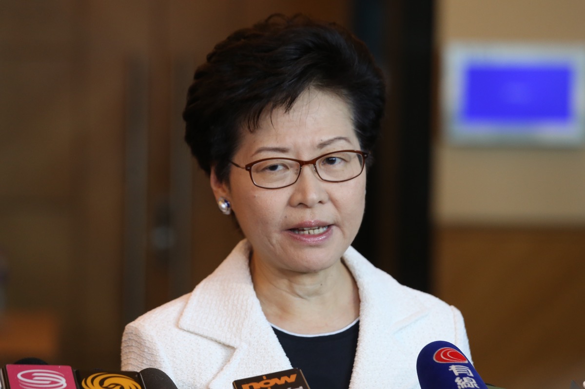 林鄭月娥讚劉展灝傑出工業家 一度哽咽