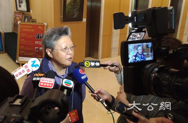 【兩會】范徐麗泰稱林鄭是關鍵時刻的合適人選