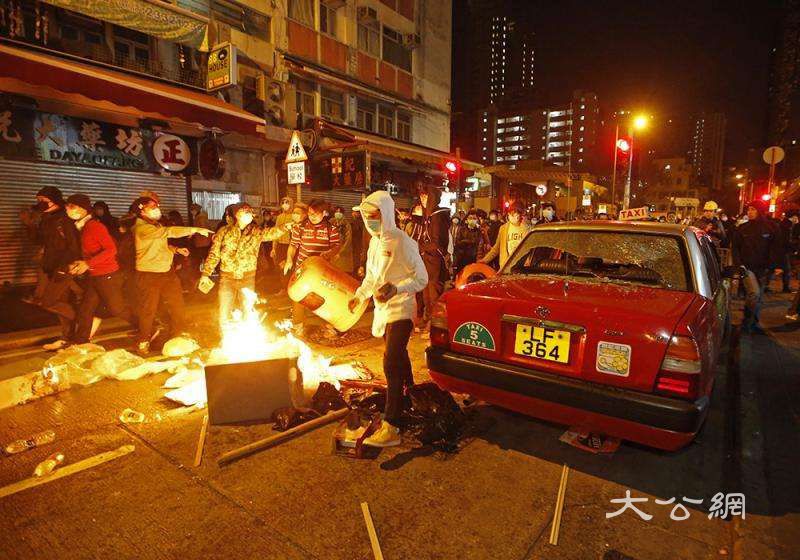 旺暴10被告再訊 警司作供:多人擲磚傷警