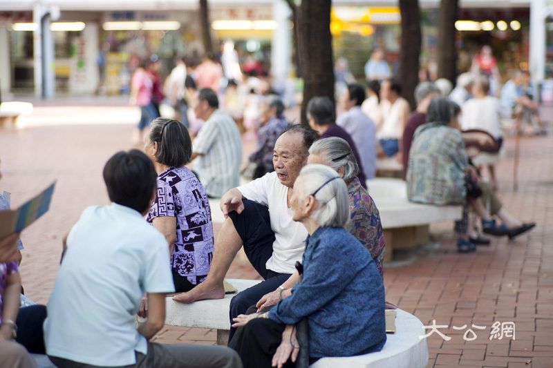 香港居粵長者月獲1325元高津