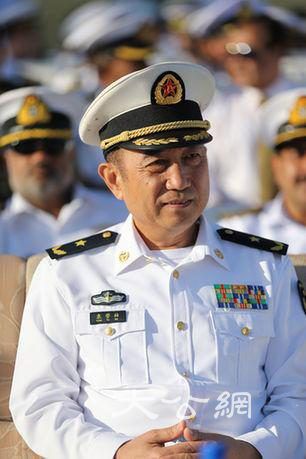 南部戰區司令員政委：駐軍是守衛香港「定海神針」