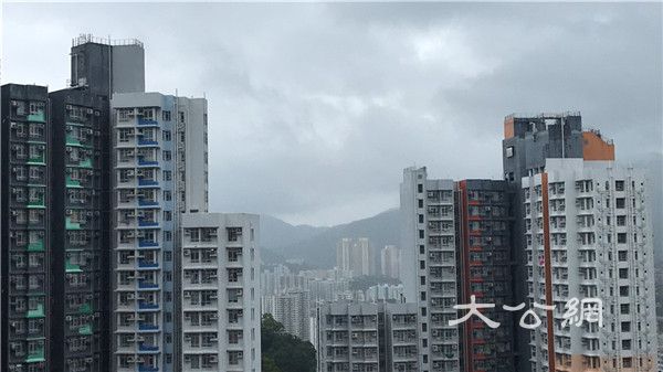 「洛克」打到正八號風球料維持至下午