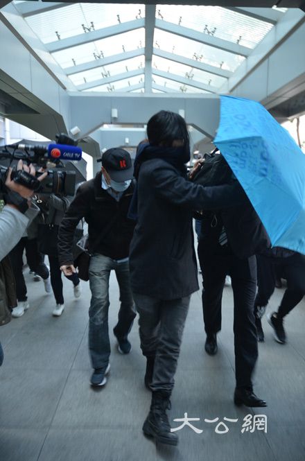 梁天琦等8人暴動案押後至下周一進行答辯