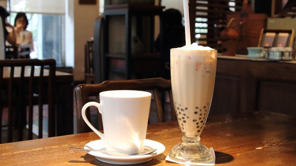 台当局强推禁胶饮管惹民怨 竟倡匙羹喝珍珠奶茶