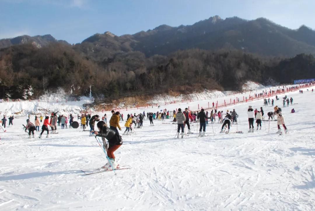  2018年嵩縣第二屆冰雪節推介會在鄭州舉行