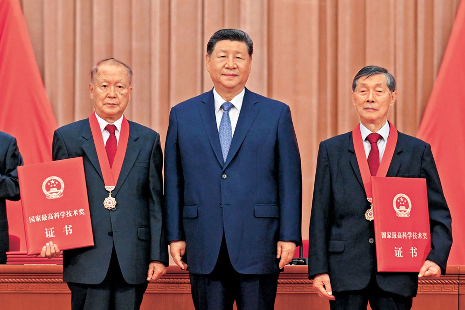 习近平为国家最高科学技术奖获得者等颁奖并发表重要讲话