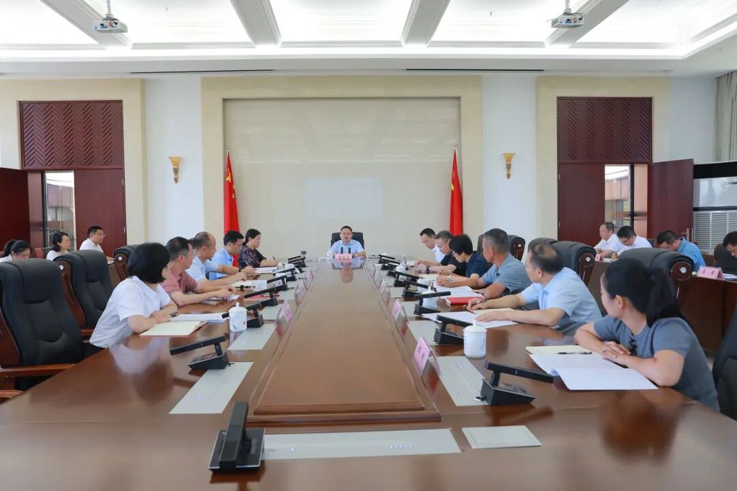 樹立和踐行正確政績觀 彭澤縣委理論學習中心組舉行集體學習